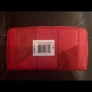 NWT Vera Bradley RFID Georgia wallet - leather!!